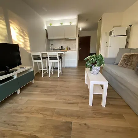 Proche Centre Climatise 4 Personnes *